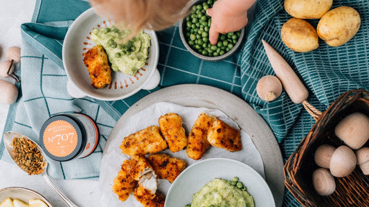 Selbstgemachte Fischstäbchen mit Kartoffel-Erbsen-Püree