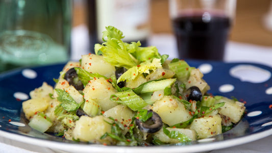 Selleriesalat mit Kartoffeln und Oliven