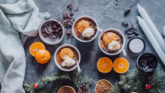 Dunkle Schokoladenmousse mit Tonkabohne und Mandarinensauce