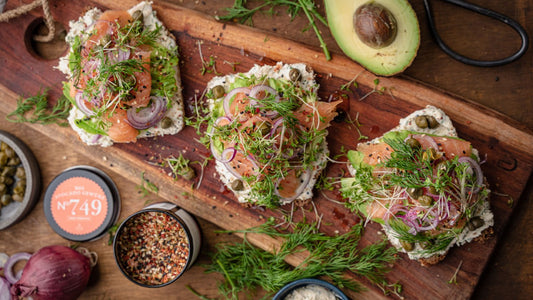 Vollkornstulle mit Avocado und Räucherlachs
