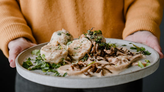 Pilzpfanne mit bayrischen Brezenknödel