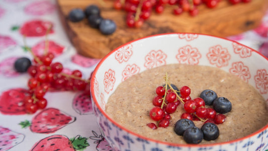 Früchte-Porridge mit Vanillehonig