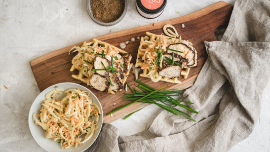 Chicken & Waffles mit Fenchel-Buttermilch-Salat