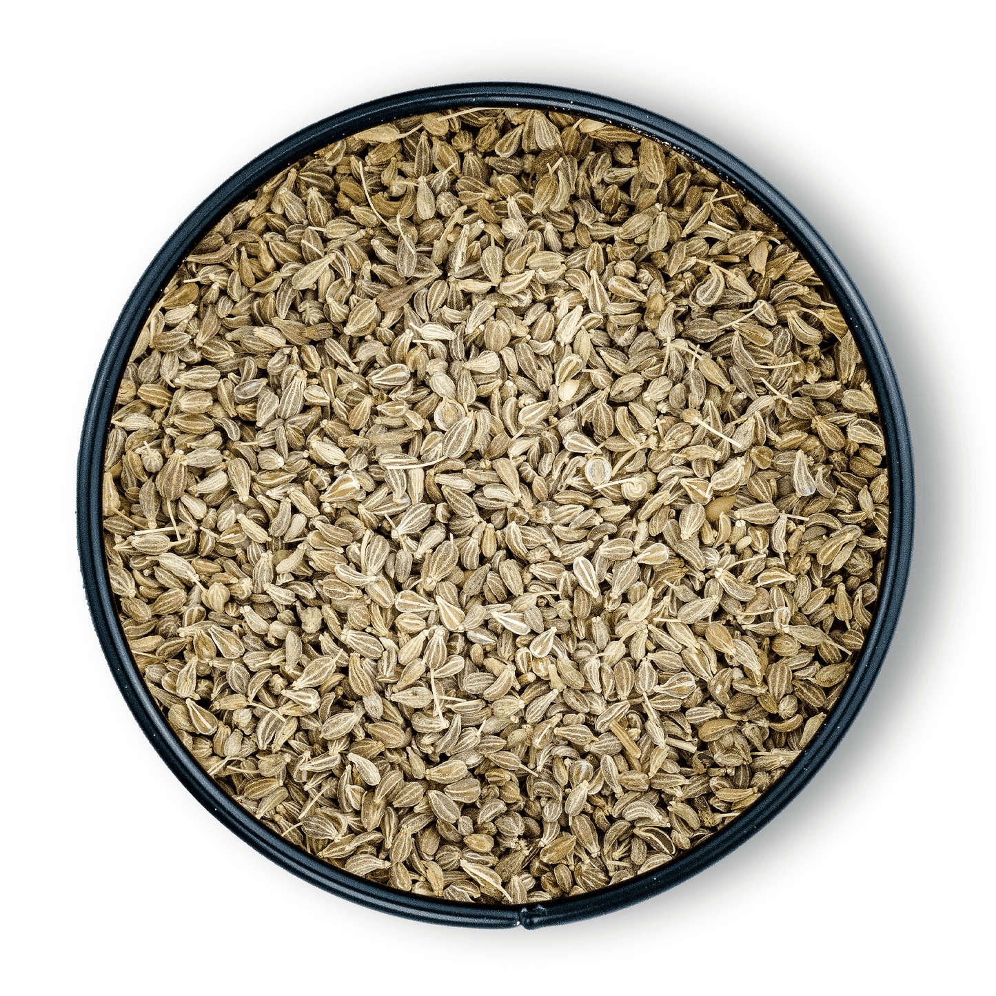 Runde schwarze Schale mit ganzem Bio-Anis von oben auf weißem Hintergrund.