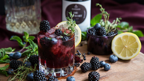 Geschenkset mit Gin und Botanicals würzig