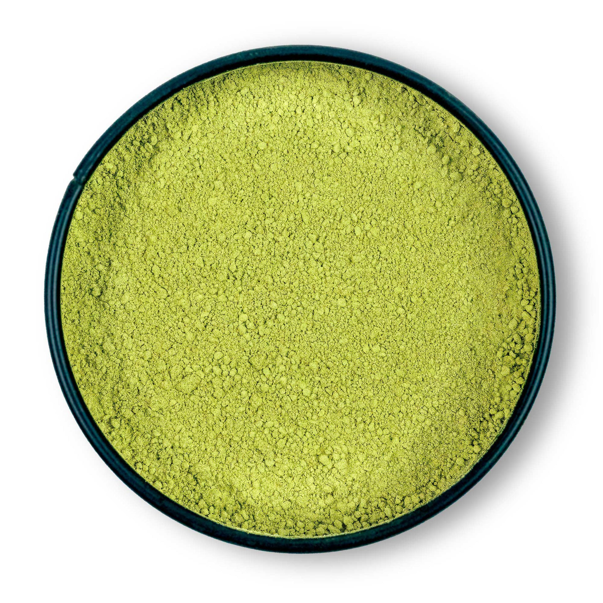 Runde Dose mit Bio Matcha Tee, von oben sichtbar, gefüllt mit fein gemahlenem Matcha-Pulver.