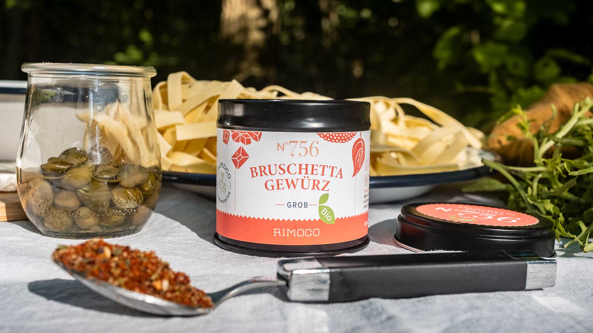 Bruschetta-Pasta Rezept mit Tomaten und Ziegenkäse