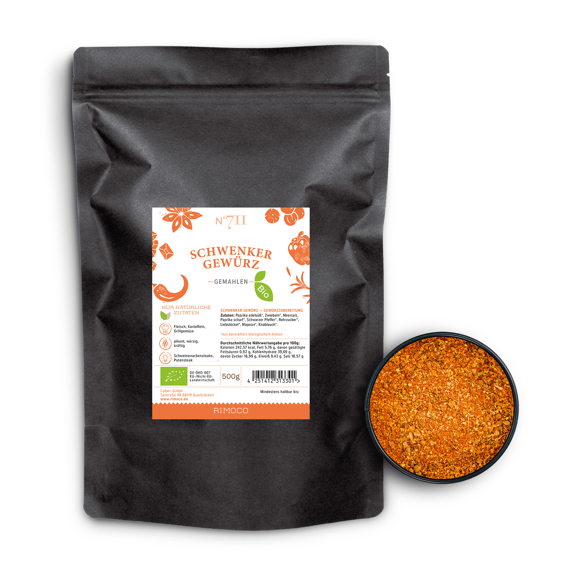 Bio Schwenker Gewürz in schwarzer Tüte, daneben eine Schale mit orange-rotem, grobem Gewürz.