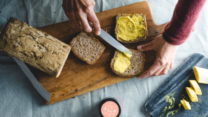 Magnetisches Gewürzregal mit 12 Gewürzen